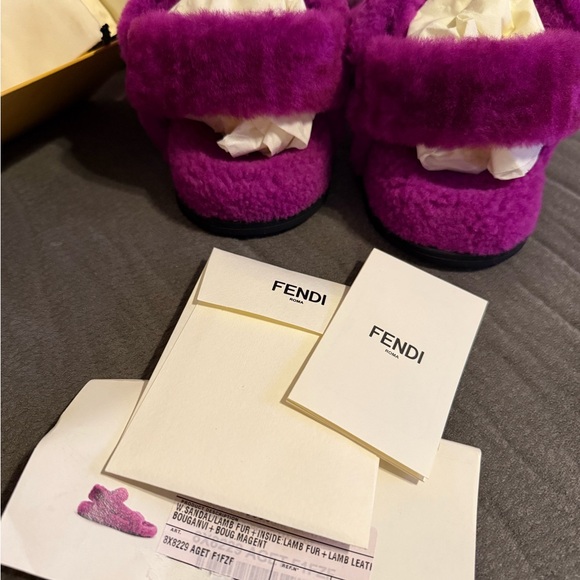 Fendi Shearling FF Fendi Feel Sandals Bouganville - Picture 6 of 10